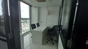  Office Space For Rent in Vastrapur