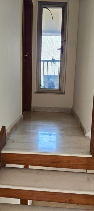 Room in 3 BHK Apartment at Tanna Residency, Prabhadevi – for Sale