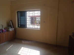 Room in 2 BHK Apartment at Hussainpur – for Sale