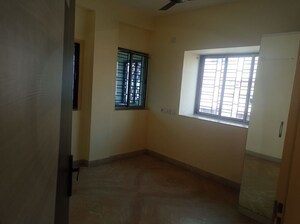 Room in 2 BHK Apartment at Hussainpur – for Sale