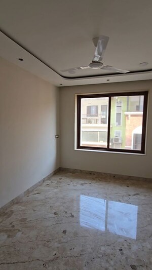 Room in 2 BHK Apartment at Candolim – for Sale