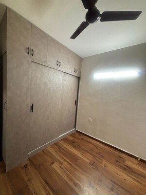 Room in 2.5 BHK Builder Floor at Signature Global Park 4 and 5, Sohna Sector 36 – for Rent