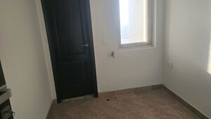 Room in 5 BHK Apartment at Omaxe The Forest Spa, Sector 43 – for Sale