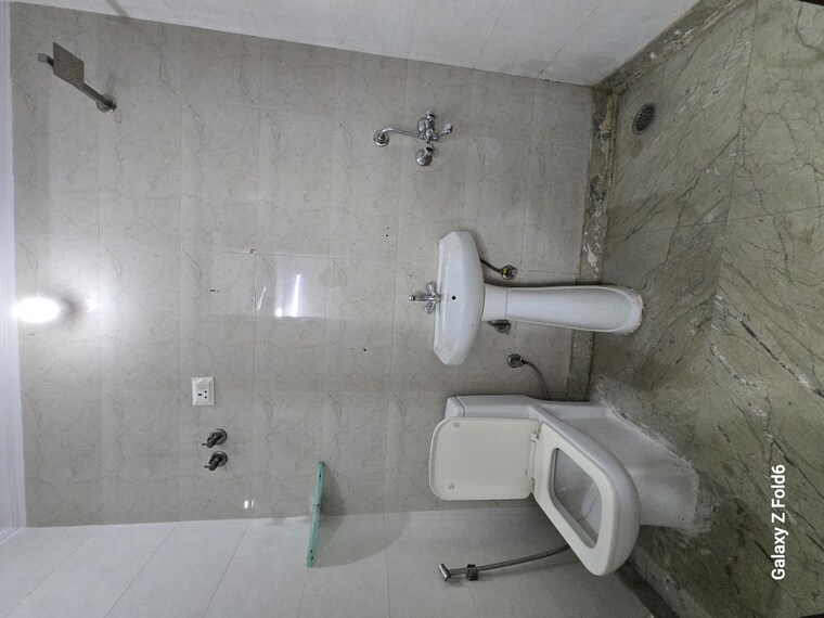 Bathroom, palm-residency-chhatarpur 2 Bedroom 900 Sq.Ft. Builder Floor In Chattarpur Delhi 10172808