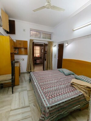 Bedroom in 2 BHK Builder Floor at Safdarjung Enclave – for Rent