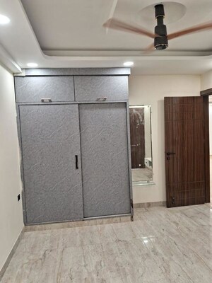 Room in 3 BHK Builder Floor at Gagan Vihar – for Rent