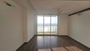 Room in 5 BHK Apartment at Omaxe The Forest Spa, Sector 43 – for Sale