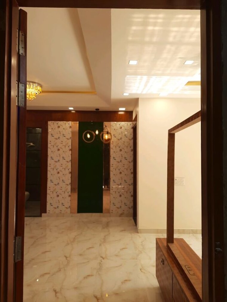 Room, parklands 4 Bedroom 300 Sq.Ft. Builder Floor In Sector 85 Faridabad 10172825