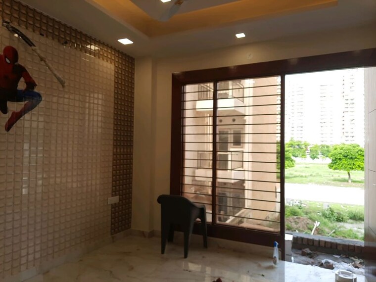 Room, parklands 4 Bedroom 300 Sq.Ft. Builder Floor In Sector 85 Faridabad 10172825