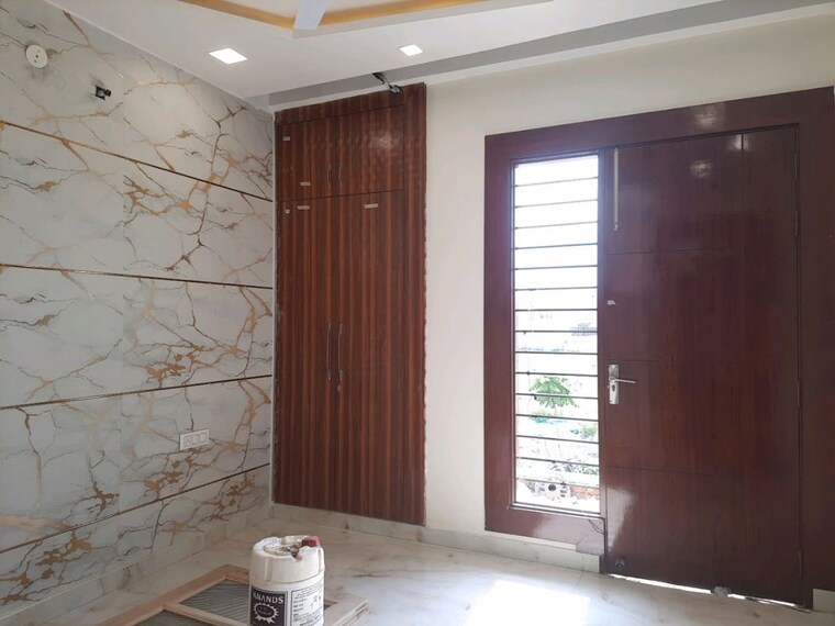 Room, parklands 4 Bedroom 300 Sq.Ft. Builder Floor In Sector 85 Faridabad 10172825