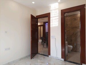 Room in 4 BHK Builder Floor at Parklands, Sector 85 – for Sale