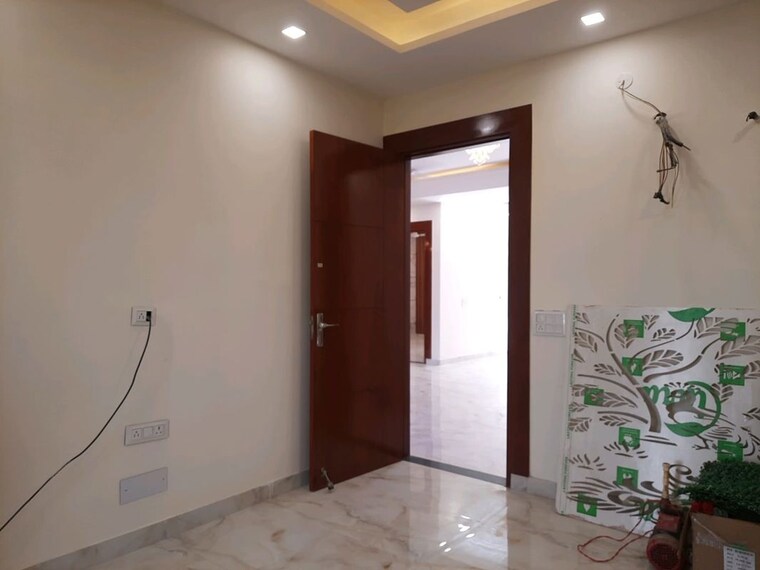 Room, parklands 4 Bedroom 300 Sq.Ft. Builder Floor In Sector 85 Faridabad 10172825