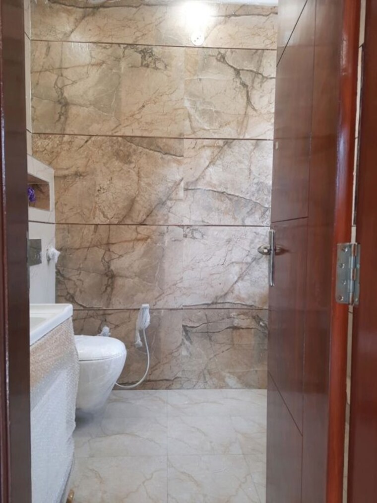 Bathroom, parklands 4 Bedroom 300 Sq.Ft. Builder Floor In Sector 85 Faridabad 10172825