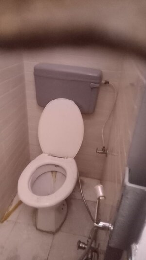 Bathroom in 3 BHK Independent House at Udayan Plaza 2, Eldeco ii – for Rent