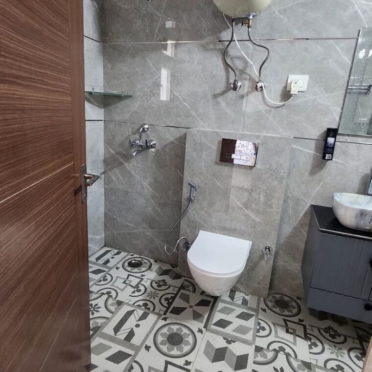 Bathroom, indrapuram 3 Bedroom 1645 Sq.Ft. Builder Floor In Indrapuram Ghaziabad 10173034