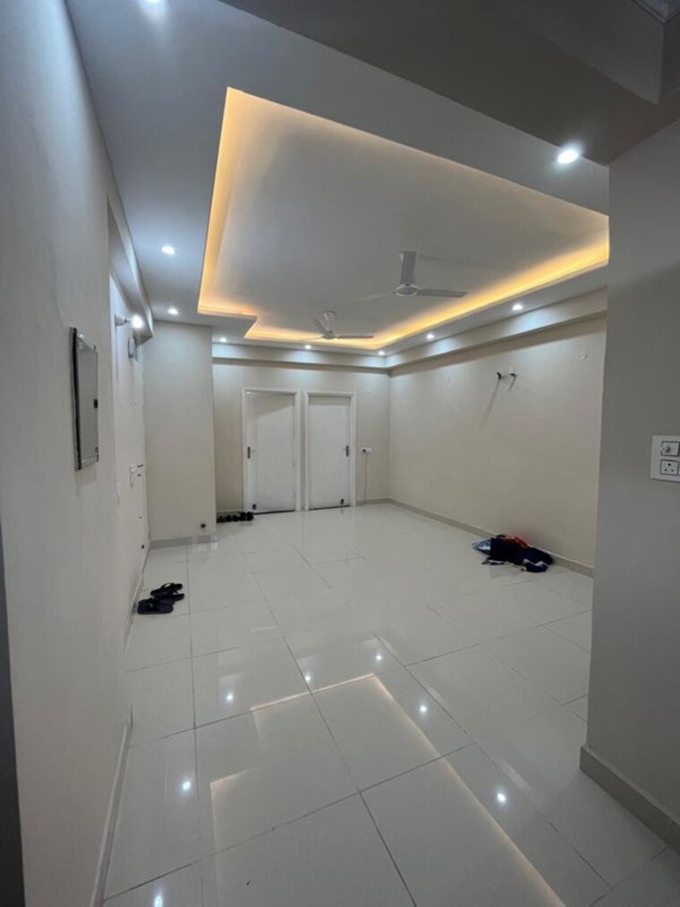 Bathroom, silver-city-extention 3 Bedroom 950 Sq.Ft. Apartment In Vip Road Zirakpur 10173209