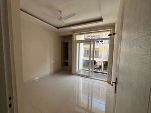 Room in 3 BHK Apartment at Silver City Extention, Vip Road – for Rent
