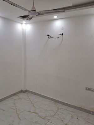 Room in 2 BHK Builder Floor at Jhilmil Colony Block C – for Rent