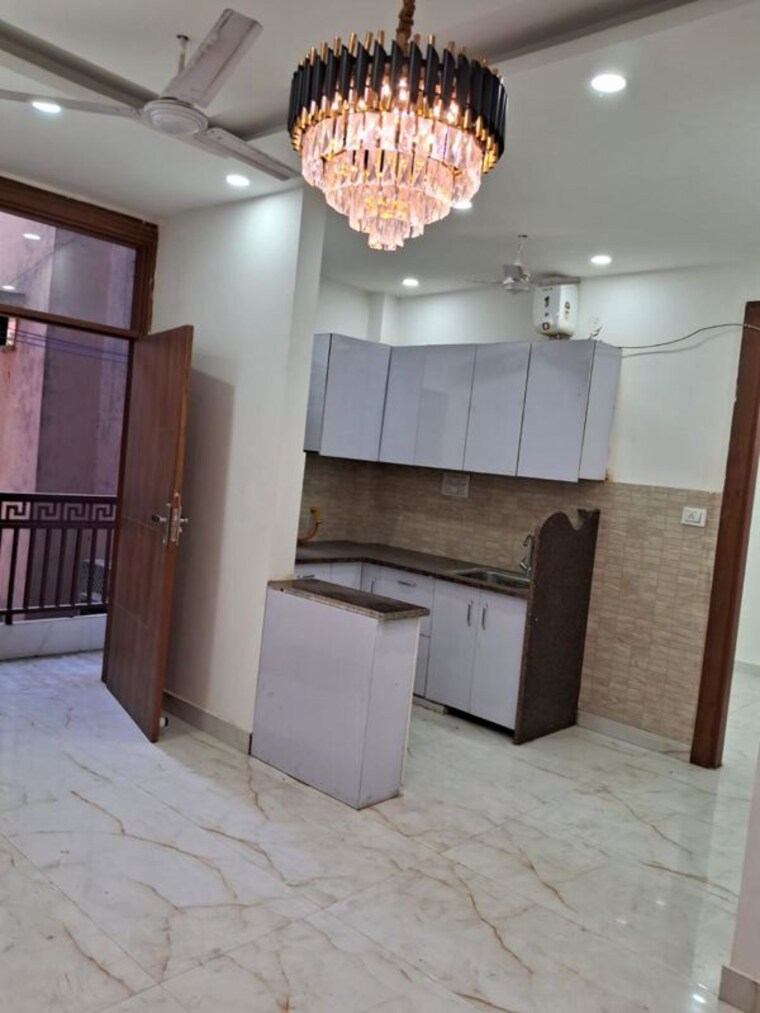 Kitchen, jhilmil colony block c 2 Bedroom 1000 Sq.Ft. Builder Floor In Jhilmil Colony Block C Delhi 10173216
