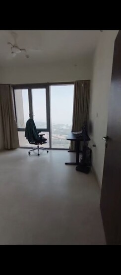 2 BHK + Extra Room Apartment For Rent in Piramal Aranya