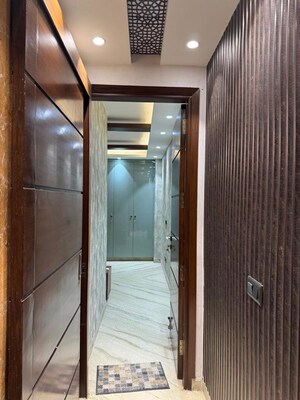 Building Lobby in 3 BHK Builder Floor at Dayanand Colony – for Sale