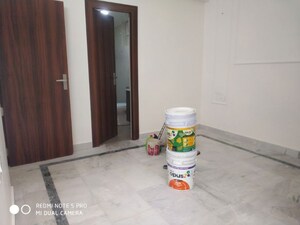 Parking in 2.5 BHK Builder Floor at Uppal Southend, Sector 49 – for Sale