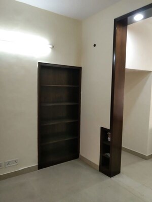 Room in 4 BHK Apartment at Alaknanda – for Sale