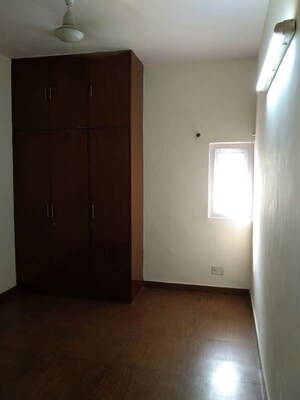 Room in 4 BHK Apartment at Alaknanda – for Sale