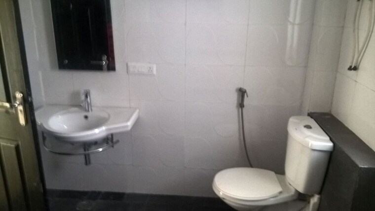 Bathroom, omaxe-spa-village 4 Bedroom 3500 Sq.Ft. Apartment In Sector 78 Faridabad 10173335