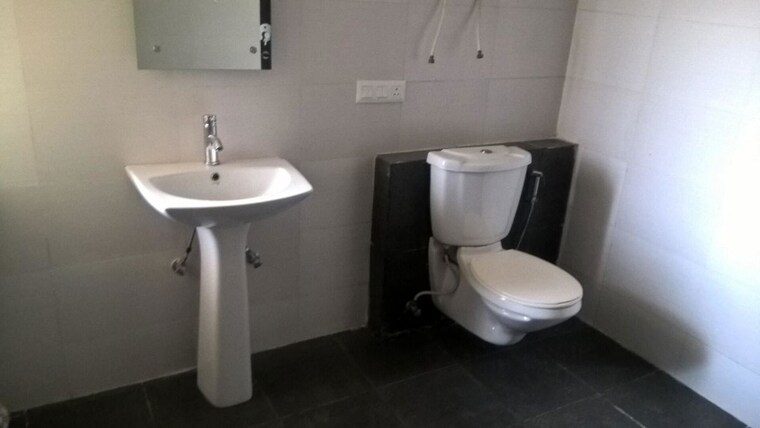 Bathroom, omaxe-spa-village 4 Bedroom 3500 Sq.Ft. Apartment In Sector 78 Faridabad 10173335