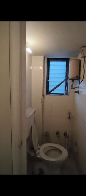 Staircase in 1.5 BHK Apartment at Meena Apartment Byculla, Byculla – for Rent