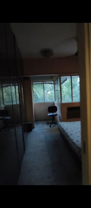 Room in 1.5 BHK Apartment at Meena Apartment Byculla, Byculla – for Rent