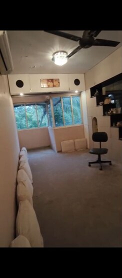1.5 BHK + Extra Room Apartment For Rent in Meena Apartment Byculla