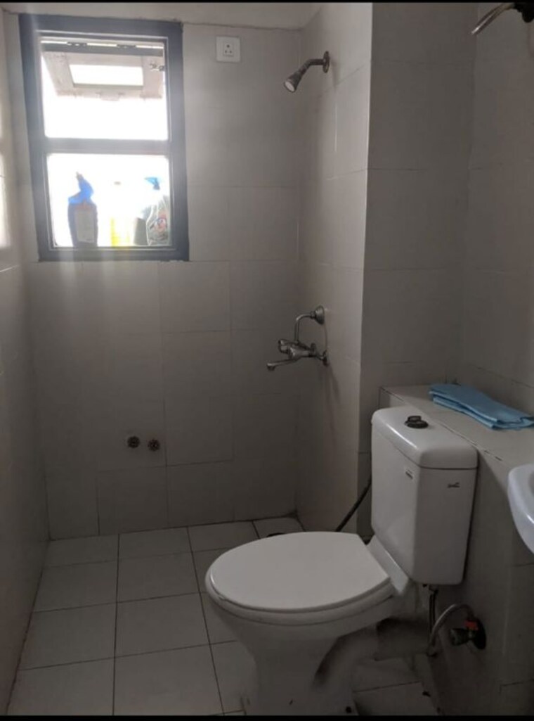 Bathroom, rps-savana 2 Bedroom 1250 Sq.Ft. Apartment In Sector 88 Faridabad 10173516