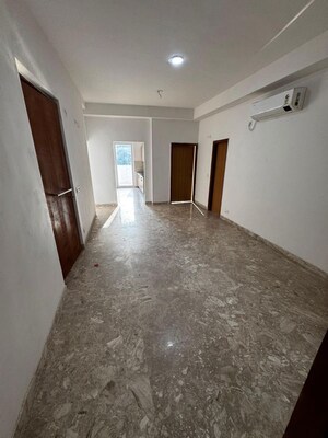 Building Lobby in 4 BHK Apartment at SS Linden, Sector 84 – for Rent