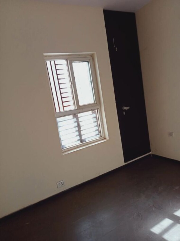 Room, puri-vip-floors 3 Bedroom 268 Sq.Yd. Builder Floor In Sector 81 Faridabad 10173610