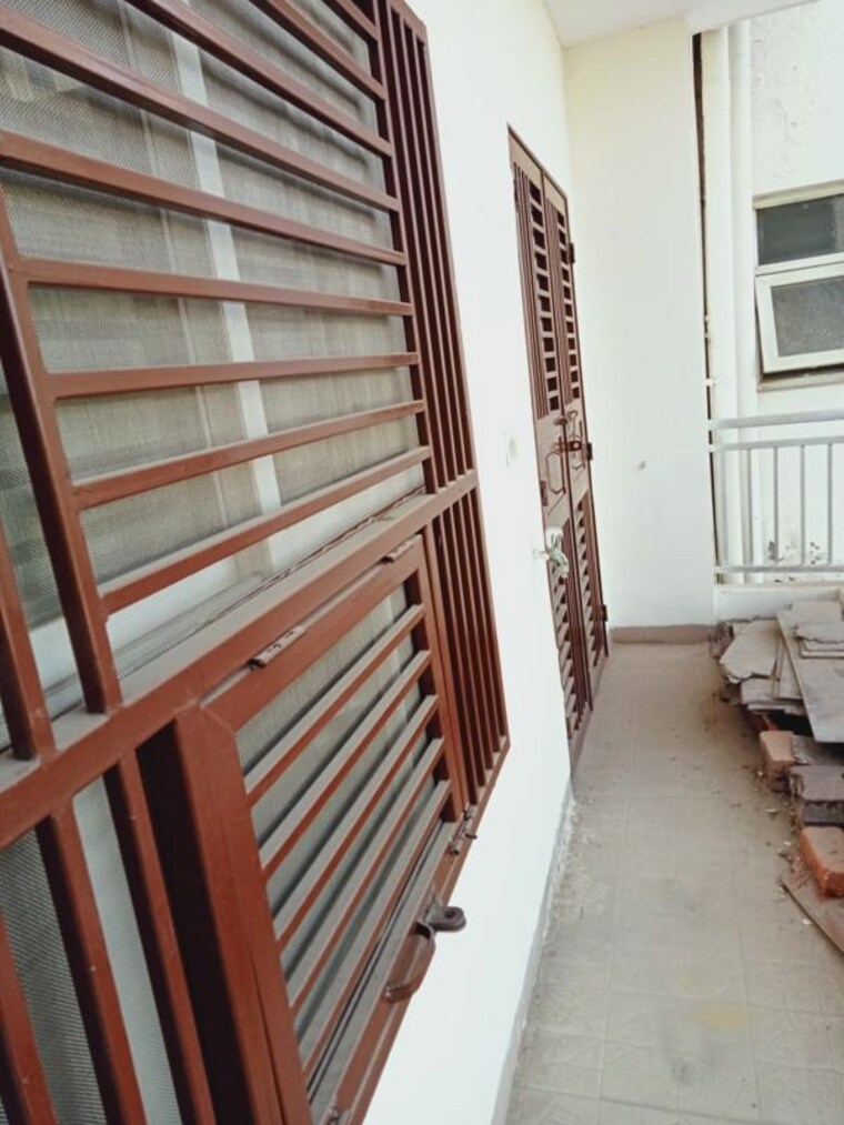 Balcony, puri-vip-floors 3 Bedroom 268 Sq.Yd. Builder Floor In Sector 81 Faridabad 10173610
