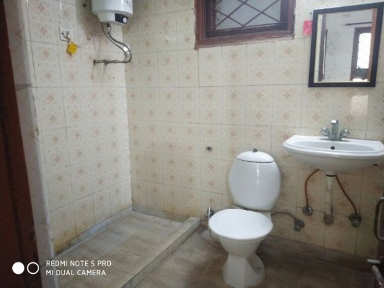 Bathroom, uppal-southend 3 Bedroom 1460 Sq.Ft. Builder Floor In Sector 49 Gurgaon 10173624