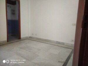 Room in 3 BHK Builder Floor at Uppal Southend, Sector 49 – for Rent