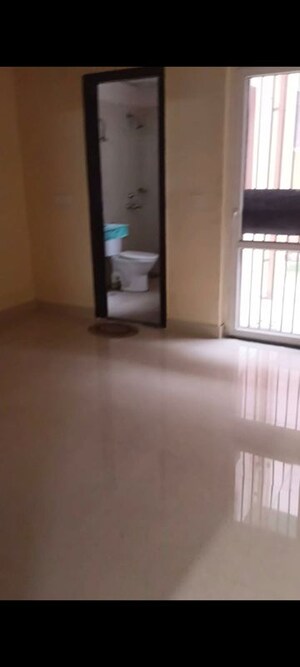 Room in 3 BHK Builder Floor at BPTP Park 81, Sector 81 – for Rent