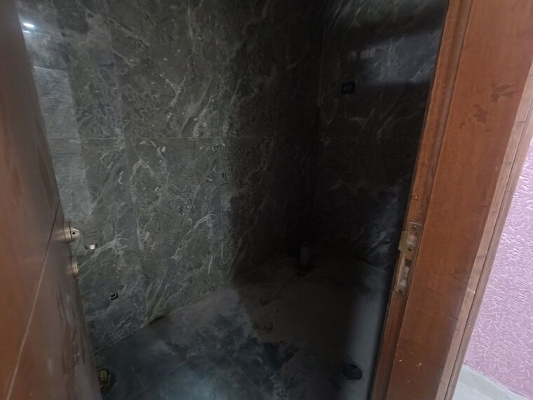 Bathroom, sector 73 2 Bedroom 1100 Sq.Ft. Builder Floor In Sector 73 Noida 10173671