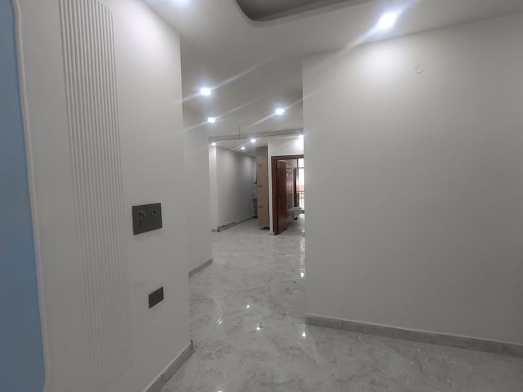 Room, sector 73 2 Bedroom 1100 Sq.Ft. Builder Floor In Sector 73 Noida 10173671