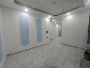 Room in 2 BHK Builder Floor at Sector 73 – for Sale