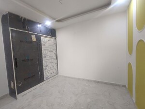 Room in 2 BHK Builder Floor at Sector 73 – for Sale