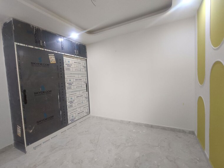 Room, sector 73 2 Bedroom 1100 Sq.Ft. Builder Floor In Sector 73 Noida 10173671