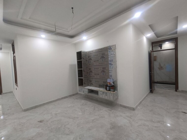 Room, sector 73 2 Bedroom 1100 Sq.Ft. Builder Floor In Sector 73 Noida 10173671