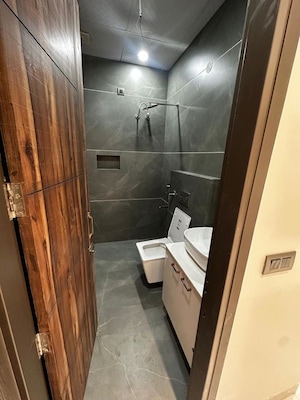 Bathroom in 5 BHK Independent House at VIP Ashiana Homes, Vip Road – for Sale