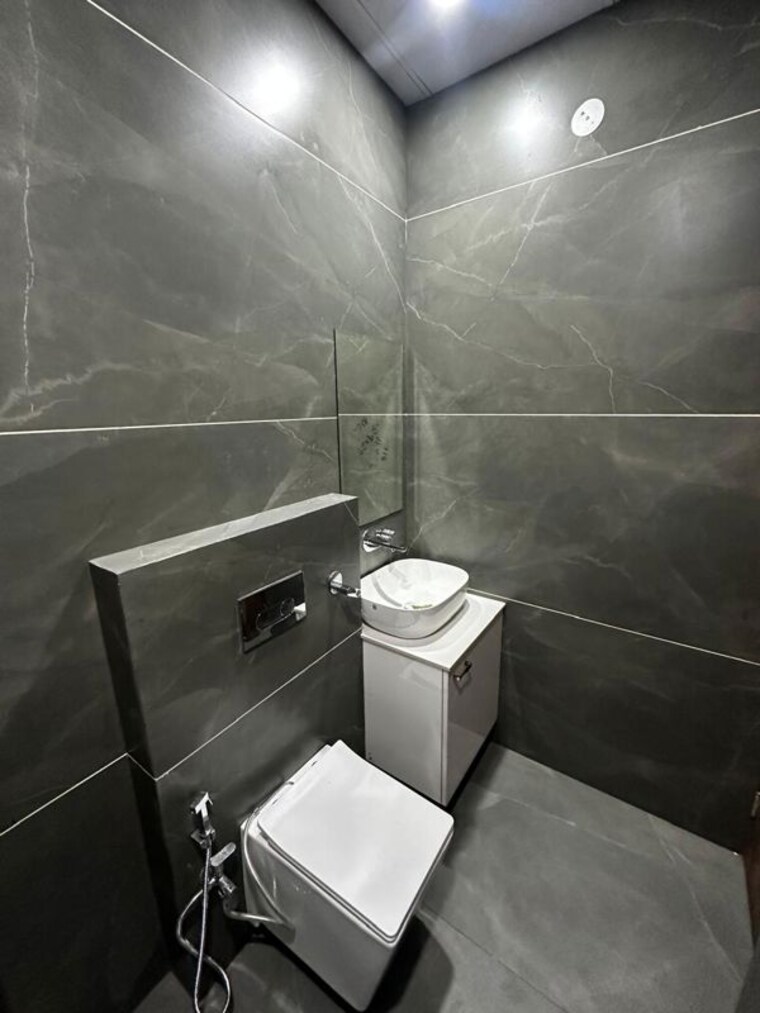 Bathroom, vip-ashiana-homes 5 Bedroom 3600 Sq.Ft. Independent House In Vip Road Zirakpur 10173687
