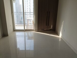 Room in 4 BHK Apartment at Godrej Palm Retreat, Sector 150 – for Sale