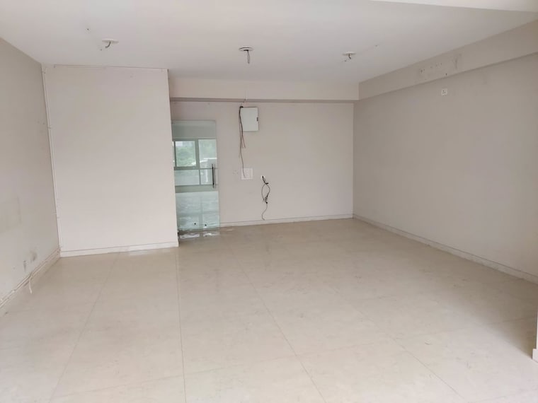 Room, scarlet-gateway Commercial Office Space 733 Sq.Ft. In Prahlad Nagar Ahmedabad 10173697